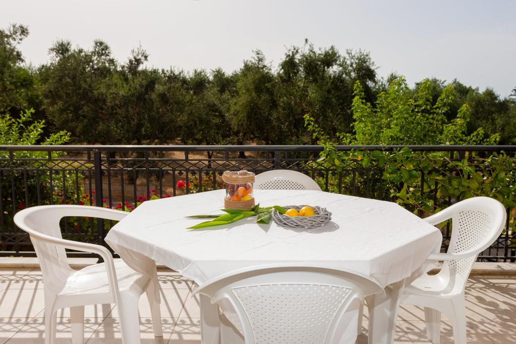 กาลาเทีย Apartment Kypseli ภายนอก รูปภาพ